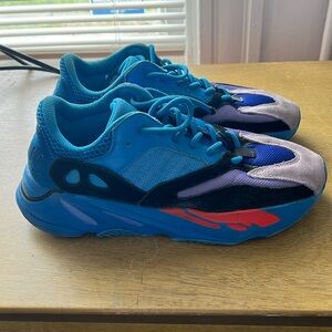 Adidas Yeezy size 9.5 blue